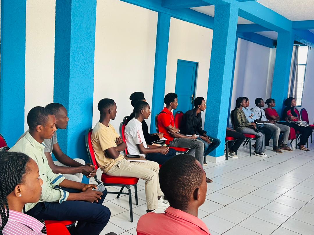 Jeunes en initiation à l'entrepreneuriat avec BUCB